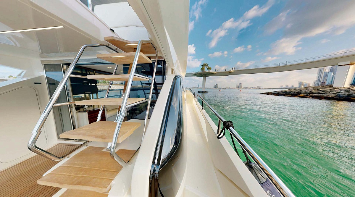 Аренда моторной яхты Ferretti 670 Bella 4 в Дубае, ОАЭ